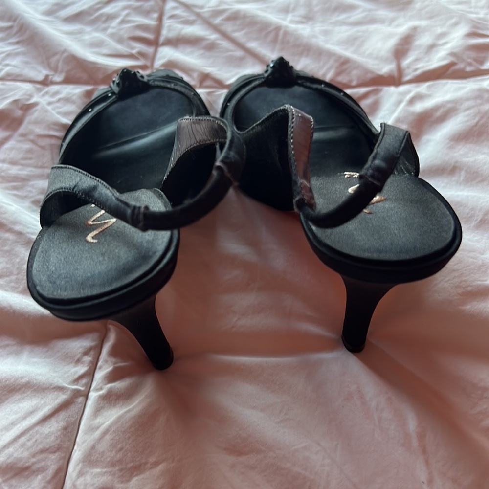 Nima heels - Picture 3 of 3